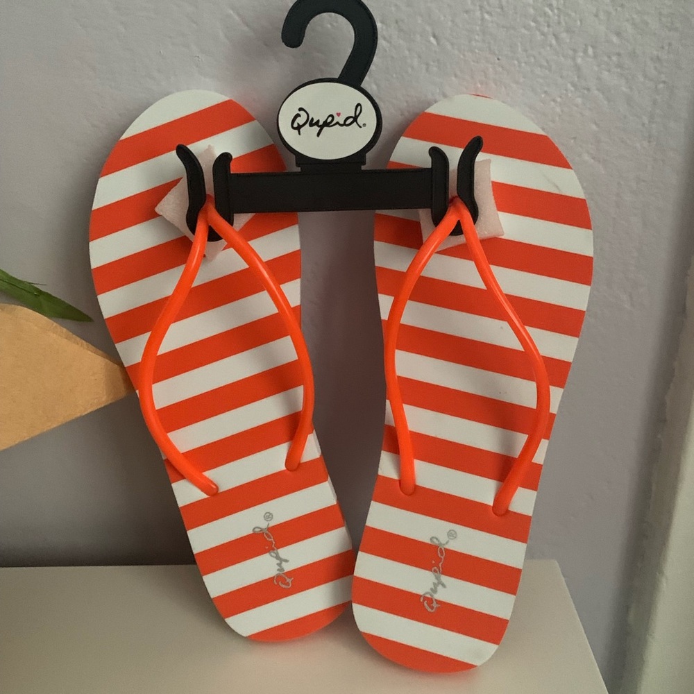 Qupid Flip Flops